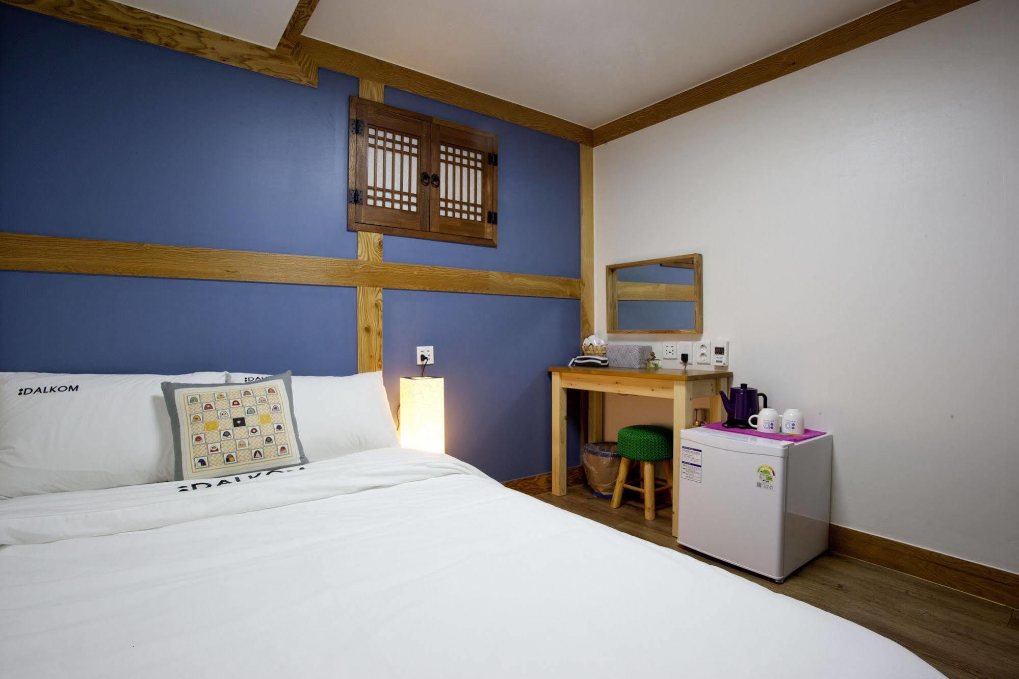 Mini Hotel Dalkom In Dongdaemun Seoul Exteriör bild