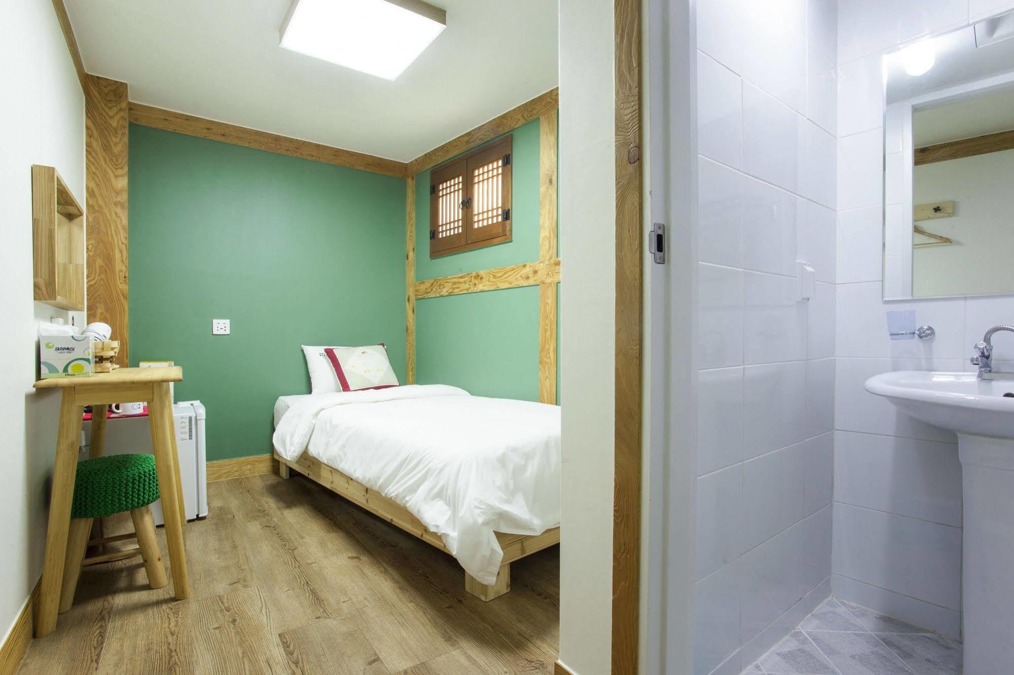 Mini Hotel Dalkom In Dongdaemun Seoul Exteriör bild