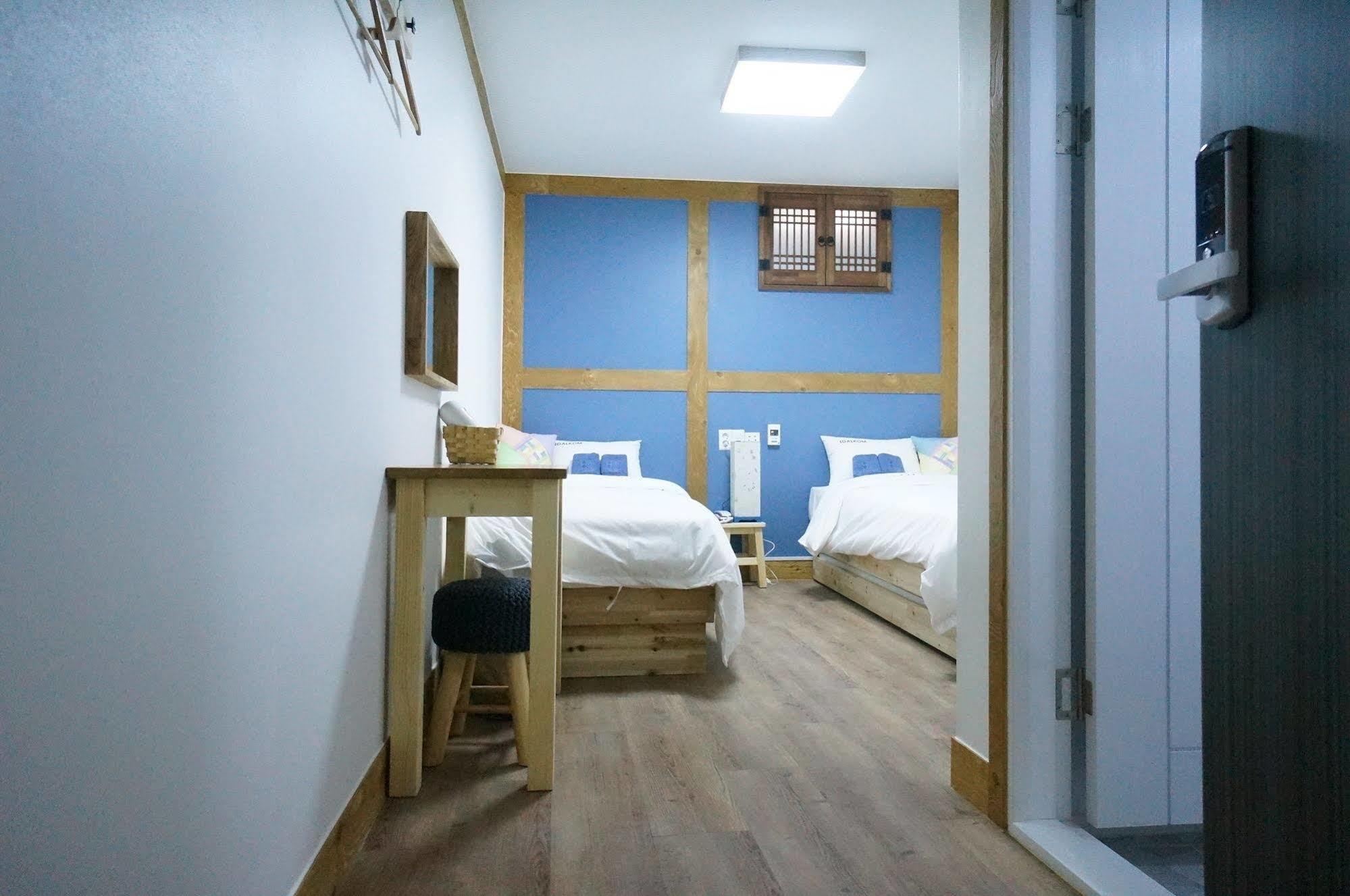 Mini Hotel Dalkom In Dongdaemun Seoul Exteriör bild