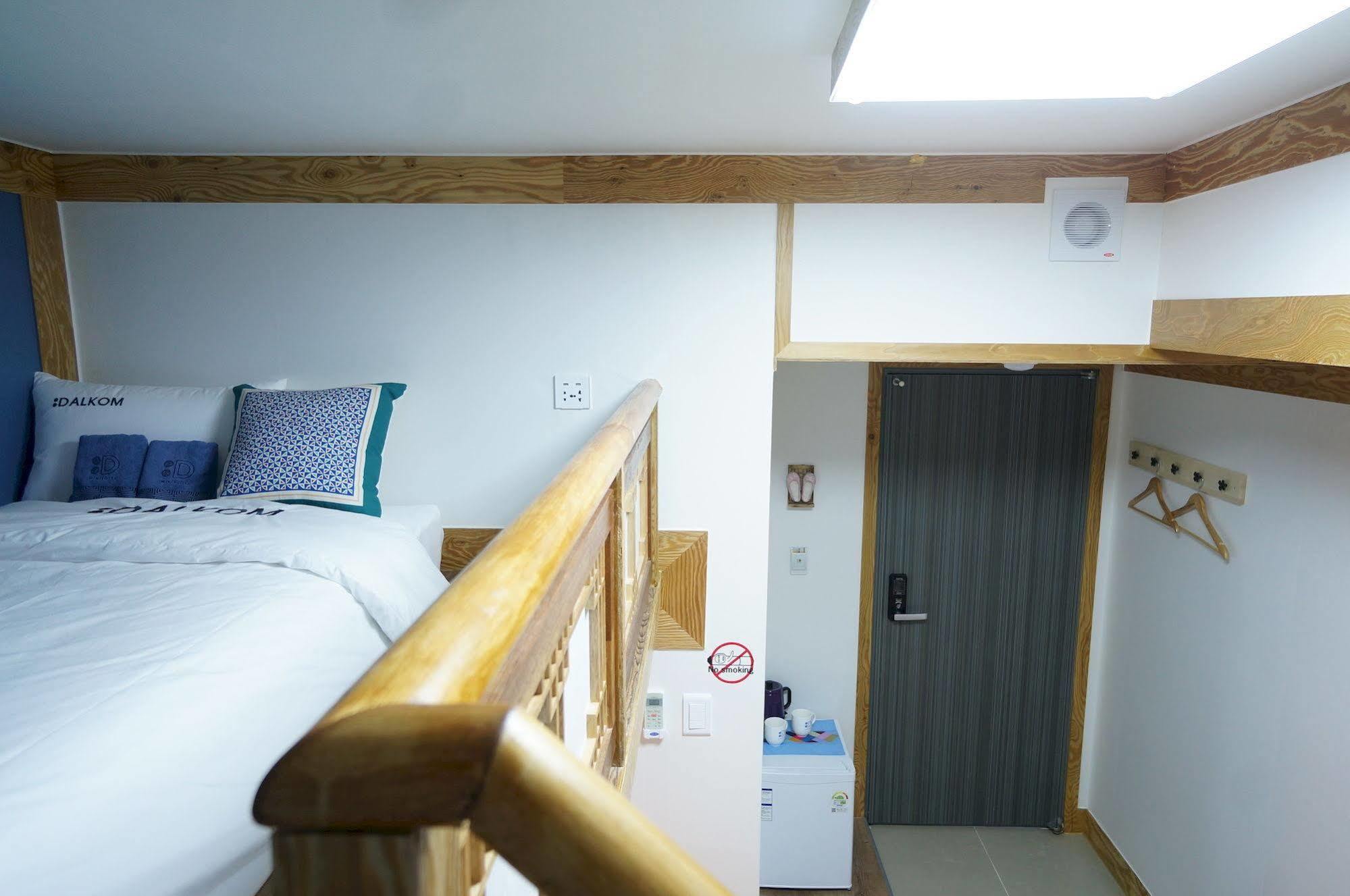 Mini Hotel Dalkom In Dongdaemun Seoul Exteriör bild